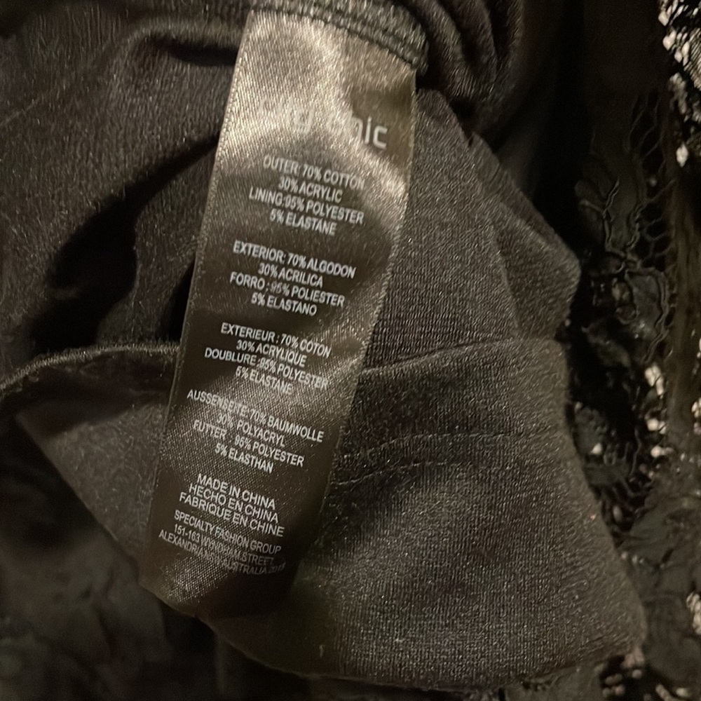City Chic black lace dress​​ - Picture 6 of 9